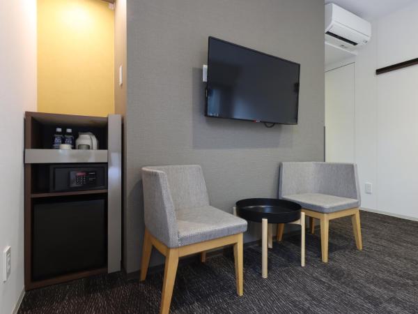 HOTEL M's EST KYOTO STATION SOUTH : photo 4 de la chambre chambre lits jumeaux pour personnes à mobilité réduite