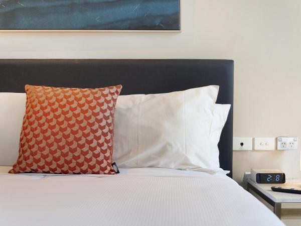 BreakFree on Broadway Sydney, an Accor Hotel : photo 5 de la chambre chambre lit queen-size standard avec fenêtre intérieure