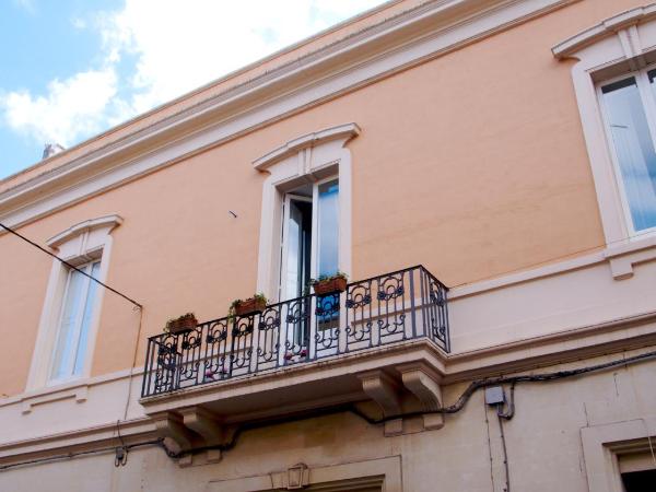 Casa di Lo Suites : photo 1 de la chambre suite junior avec balcon et salle de bains privative adjacente
