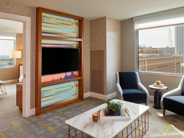 Renaissance Atlanta Midtown Hotel : photo 1 de la chambre suite lit king-size exécutive - non-fumeurs