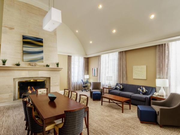 Courtyard Houston Downtown Convention Center : photo 1 de la chambre 1 bedroom presidential suite, king, city view, top floor