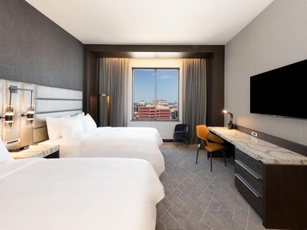 Renaissance Oklahoma City Downtown Bricktown Hotel : photo 2 de la chambre chambre standard avec 2 lits queen-size