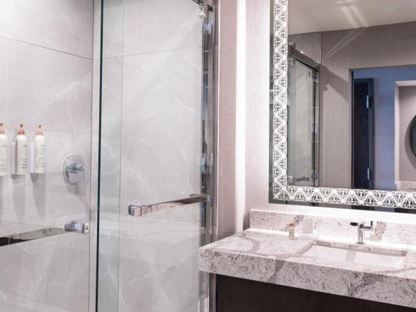 Renaissance Oklahoma City Downtown Bricktown Hotel : photo 1 de la chambre chambre lit king-size standard