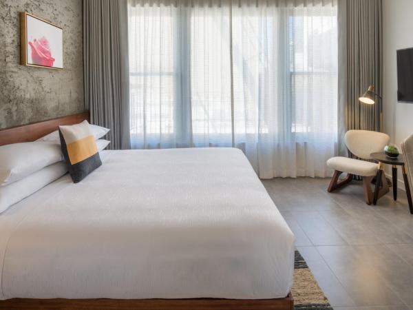 The Hi-Lo, Autograph Collection : photo 5 de la chambre chambre lit king-size deluxe - vue sur ville