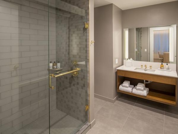 The Hi-Lo, Autograph Collection : photo 1 de la chambre suite d'angle lit king-size - vue sur ville