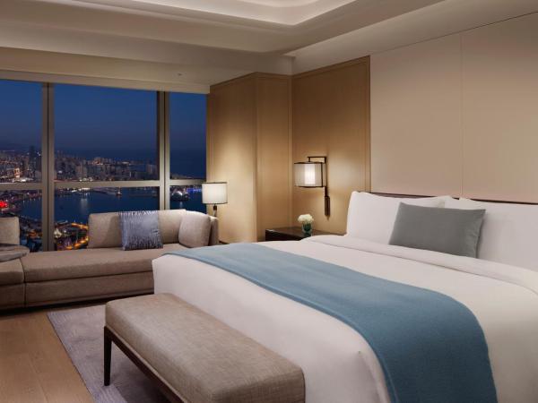 The St. Regis Qingdao : photo 4 de la chambre chambre lit king-size deluxe - vue sur océan