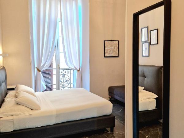 Comfort Zone Naples : photo 3 de la chambre chambre double confort avec balcon