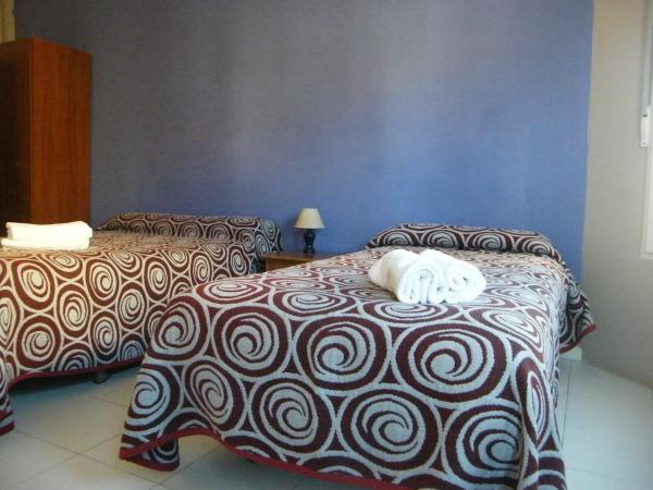 Pensión Corona : photo 1 de la chambre chambre double ou lits jumeaux avec salle de bains commune