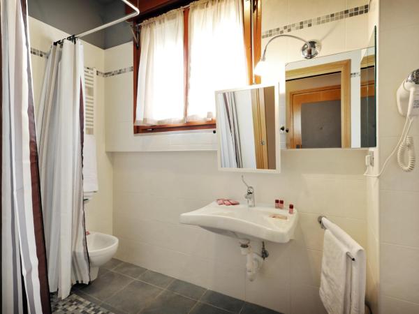 M14 Hotel & Spa : photo 4 de la chambre chambre triple