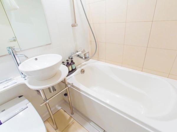 Hotel Nihonbashi Saibo : photo 4 de la chambre deux chambres communicantes (1 lit double et 2 lits simples) - non-fumeurs