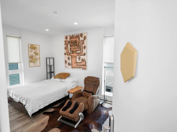 Eye-Opening And Ultra-Secure Luxury Hollywood Condo : photo 2 de la chambre chambre lit queen-size deluxe