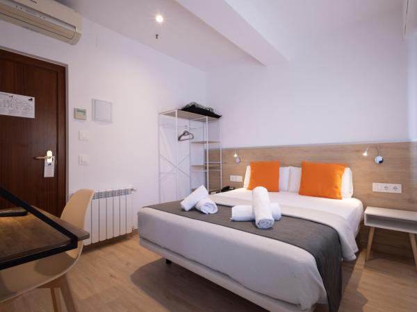 Hostal Sans : photo 3 de la chambre chambre double confort