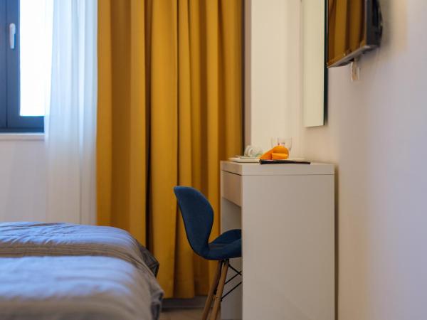 D-Elegant Lapad Dubrovnik : photo 7 de la chambre chambre lits jumeaux