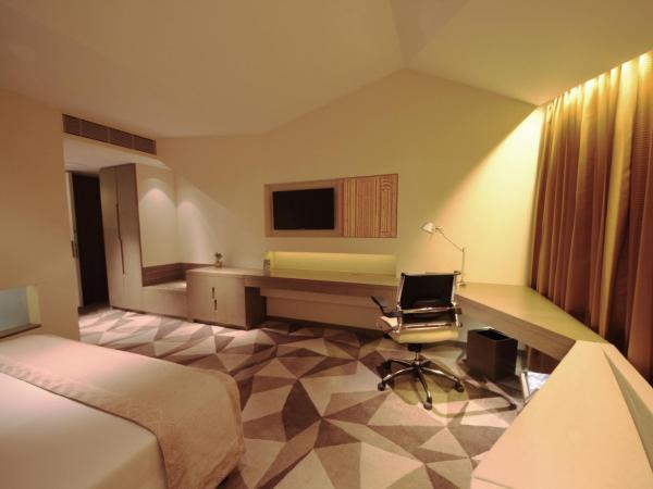Vivanta New Delhi, Dwarka : photo 2 de la chambre chambre lit king-size premium - vue sur ville