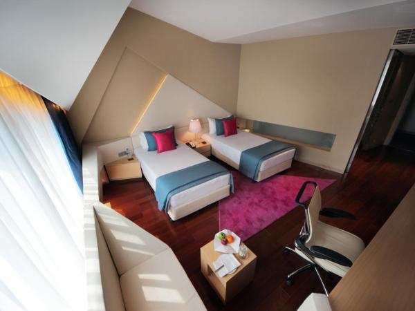 Vivanta New Delhi, Dwarka : photo 5 de la chambre chambre lits jumeaux deluxe - vue sur ville