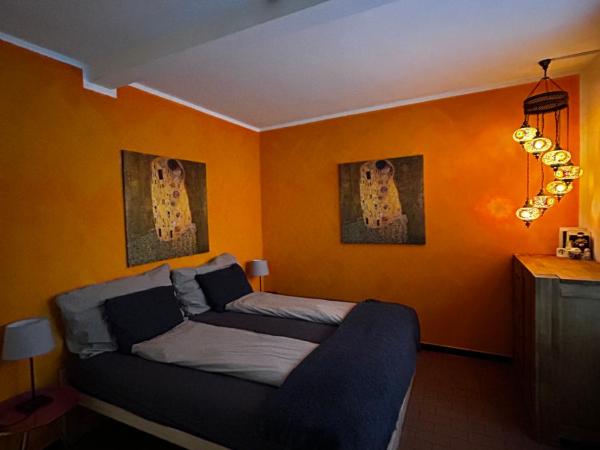 Charming Room in the heart of Locarno : photo 3 de la chambre chambre double avec salle de bains privative