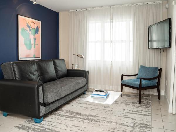 The Sagamore Hotel South Beach : photo 3 de la chambre chambre sagamore 1 lit queen-size avec douche accessible en fauteuil roulant