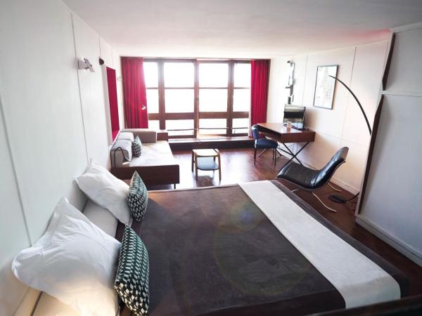 Hotel le Corbusier : photo 5 de la chambre chambre double de luxe avec balcon - vue sur mer