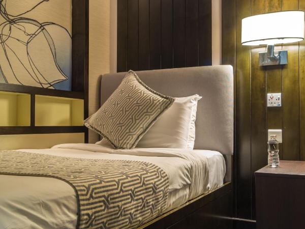 Ambassador Transit Lounge Terminal 3 : photo 2 de la chambre 6 hours nap room + free meals (common shower & toilet) check-in between 7am to 7pm