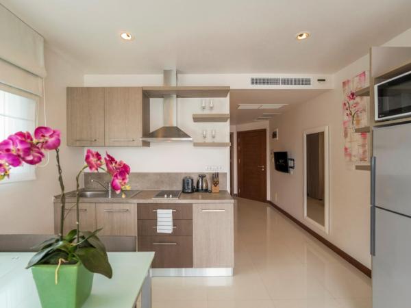 Hill Side Karon Kata Beach Condo : photo 4 de la chambre studio - vue sur mer