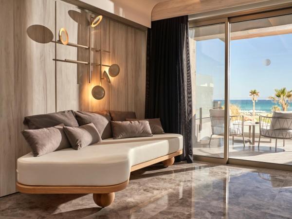 Nautilux Rethymno by Mage Hotels : photo 4 de la chambre suite nautilux avec bain à remous - vue sur mer