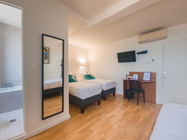 Hôtel Posta Vecchia : photo 1 de la chambre chambre triple confort - vue sur mer