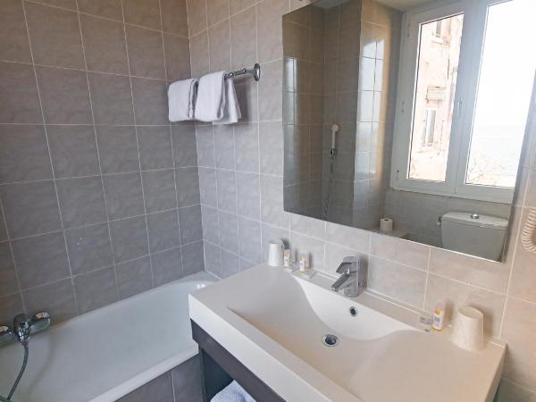Hôtel Posta Vecchia : photo 3 de la chambre chambre triple confort - vue sur mer