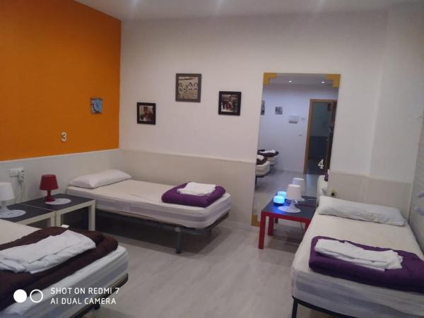 Granada Old Town Hostel : photo 7 de la chambre lit simple dans dortoir à 6 lits