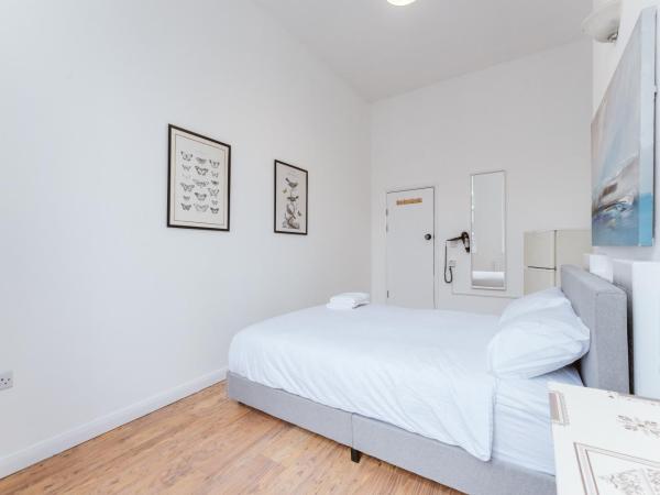 Bethnal Green beds to stay : photo 2 de la chambre chambre double deluxe avec salle de bains commune (chambre 1)
