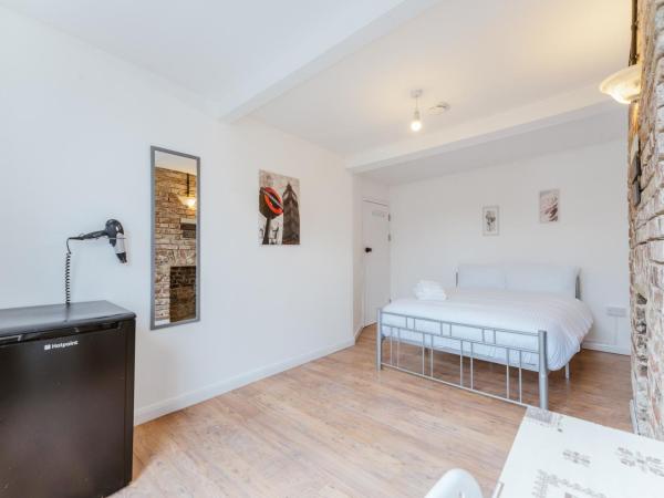 Bethnal Green beds to stay : photo 2 de la chambre chambre double deluxe avec salle de bains commune (chambre 4)