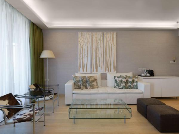 Radisson Blu Park Hotel Athens : photo 5 de la chambre suite présidentielle avec balcon - vue sur parc