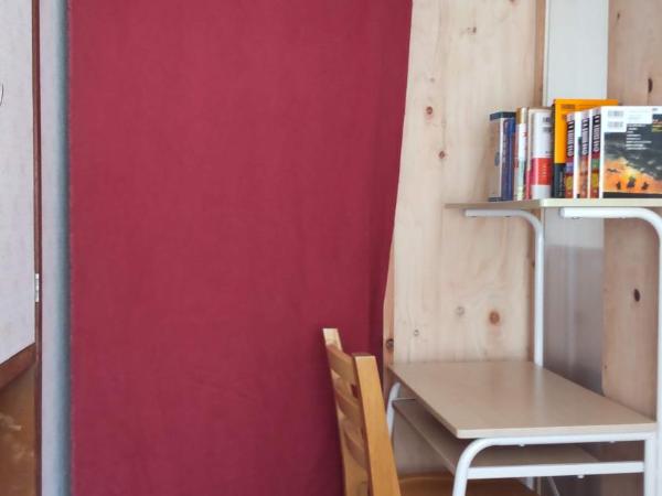 Guesthouse Oomiya base 大宮基地別荘 : photo 8 de la chambre petite chambre lits jumeaux