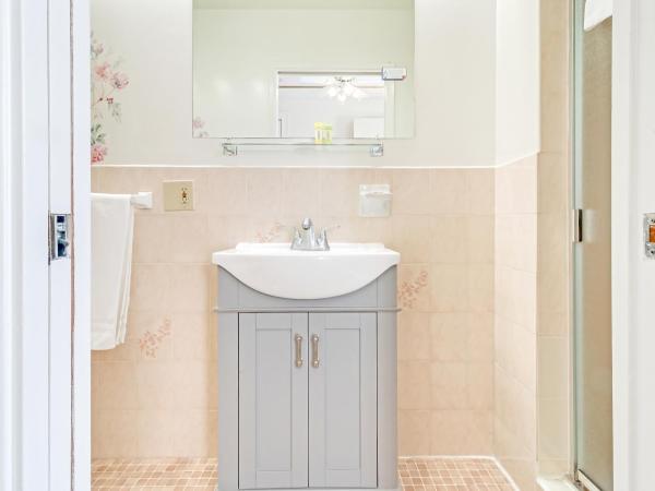 Cornell Hotel de France : photo 4 de la chambre chambre standard lit queen-size