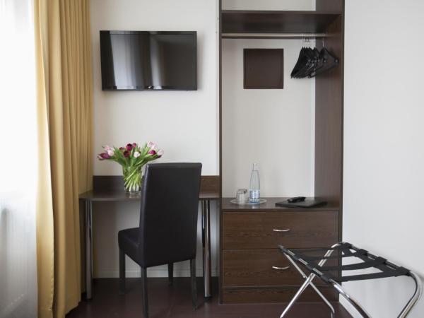 Hotel Kiez Pension Berlin : photo 6 de la chambre chambre double ou lits jumeaux confort 