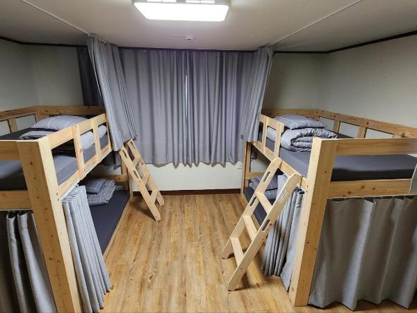 Able Guesthouse Hongdae 2 : photo 10 de la chambre lit dans dortoir pour femmes de 4 lits
