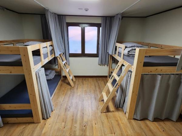 Able Guesthouse Hongdae 2 : photo 3 de la chambre lit dans dortoir pour femmes de 4 lits