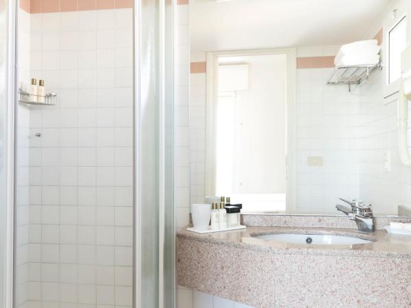 Hotel Cambridge : photo 4 de la chambre chambre double - vue sur mer