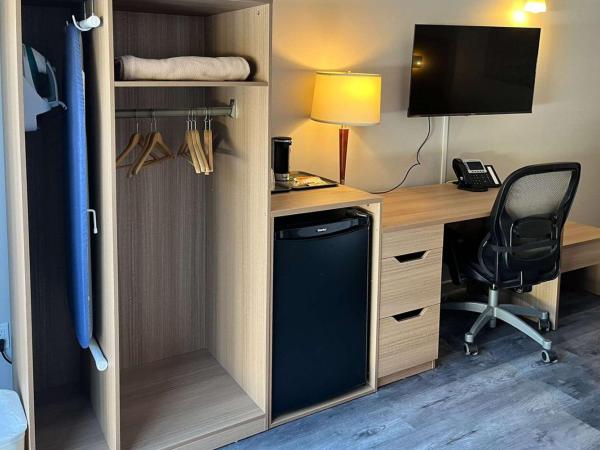 Econo Lodge Airport Quebec : photo 5 de la chambre chambre avec 1 lit queen-size - 2e étage (chambre non-fumeurs)