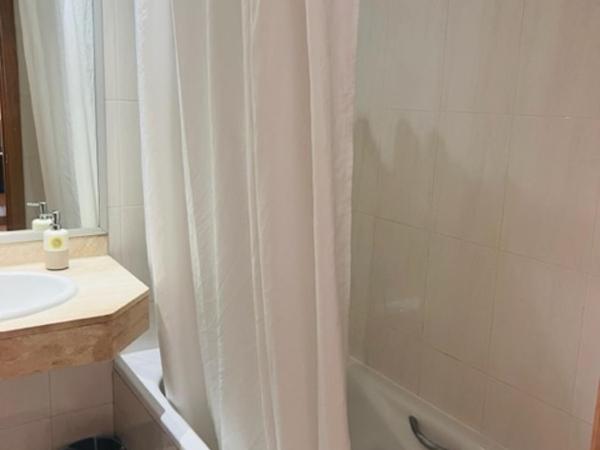 Hotel Travessera : photo 7 de la chambre petite chambre quadruple standard