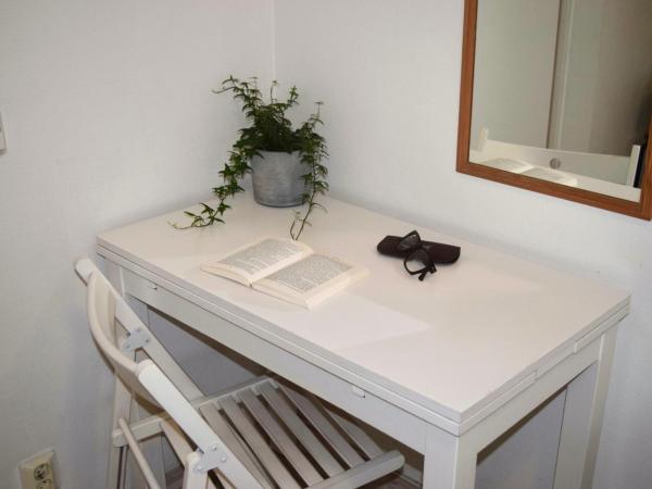 Göteborg Hostel : photo 4 de la chambre chambre double ou lits jumeaux avec salle de bains commune