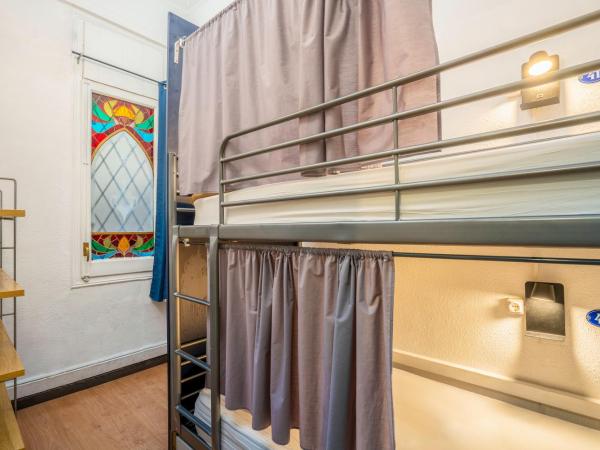 Casa Barcelo Hostel Barcelona : photo 1 de la chambre chambre lits jumeaux standard avec salle de bains commune