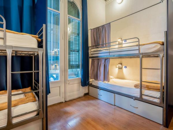 Casa Barcelo Hostel Barcelona : photo 1 de la chambre lit superposé dans dortoir mixte de 8 lits