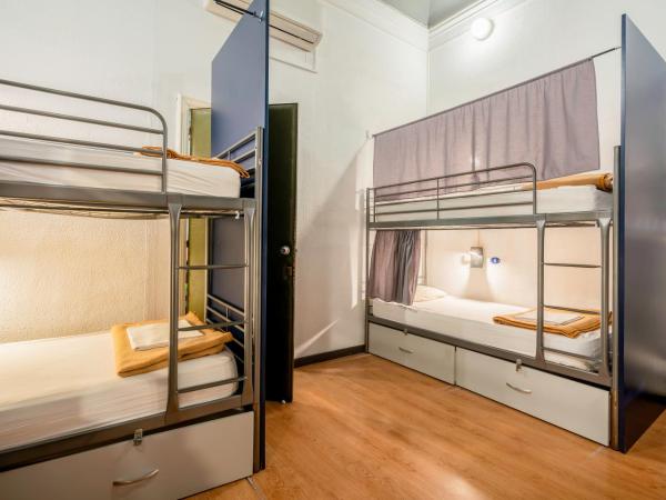Casa Barcelo Hostel Barcelona : photo 5 de la chambre lit superposé dans dortoir mixte de 8 lits