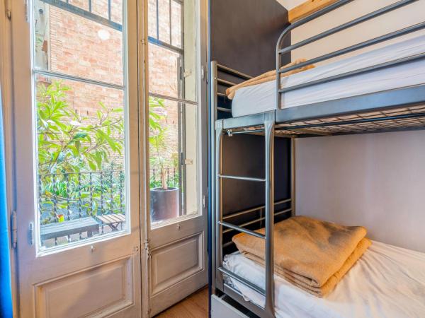 Casa Barcelo Hostel Barcelona : photo 2 de la chambre lit superposé dans dortoir mixte de 4 lits