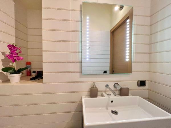 Bergamoinhouse : photo 5 de la chambre chambre quadruple avec salle de bains privative séparée