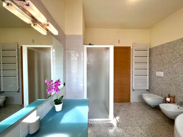Bergamoinhouse : photo 8 de la chambre chambre double avec salle de bains commune