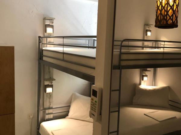 Rhodes Backpackers Boutique Hostel and Apartments : photo 6 de la chambre lit dans dortoir mixte de 4 lits