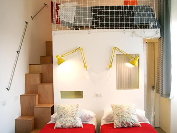 B&B Loft Padova : photo 2 de la chambre chambre double ou lits jumeaux avec salle de bains privative