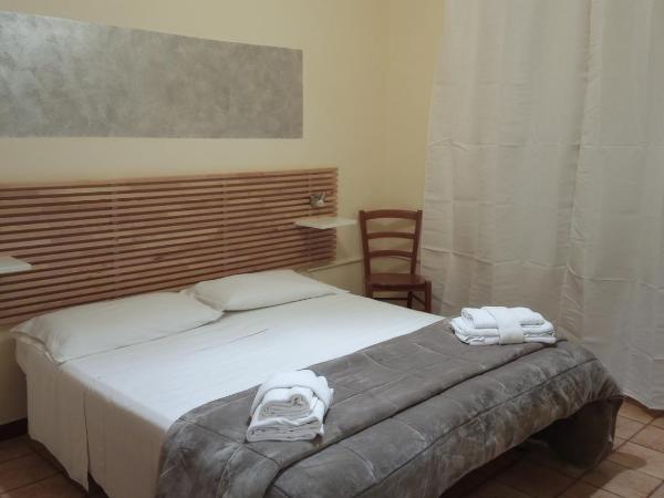 Hotel Eliseo Napoli : photo 2 de la chambre chambre double/lits jumeaux
