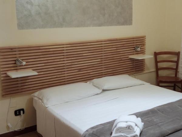 Hotel Eliseo Napoli : photo 9 de la chambre chambre double/lits jumeaux